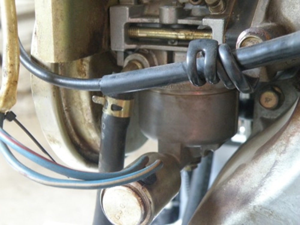 漏れが見られたキャブレター下部